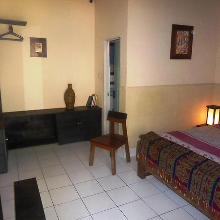 La Casa Homestay Senggigi Quarto foto