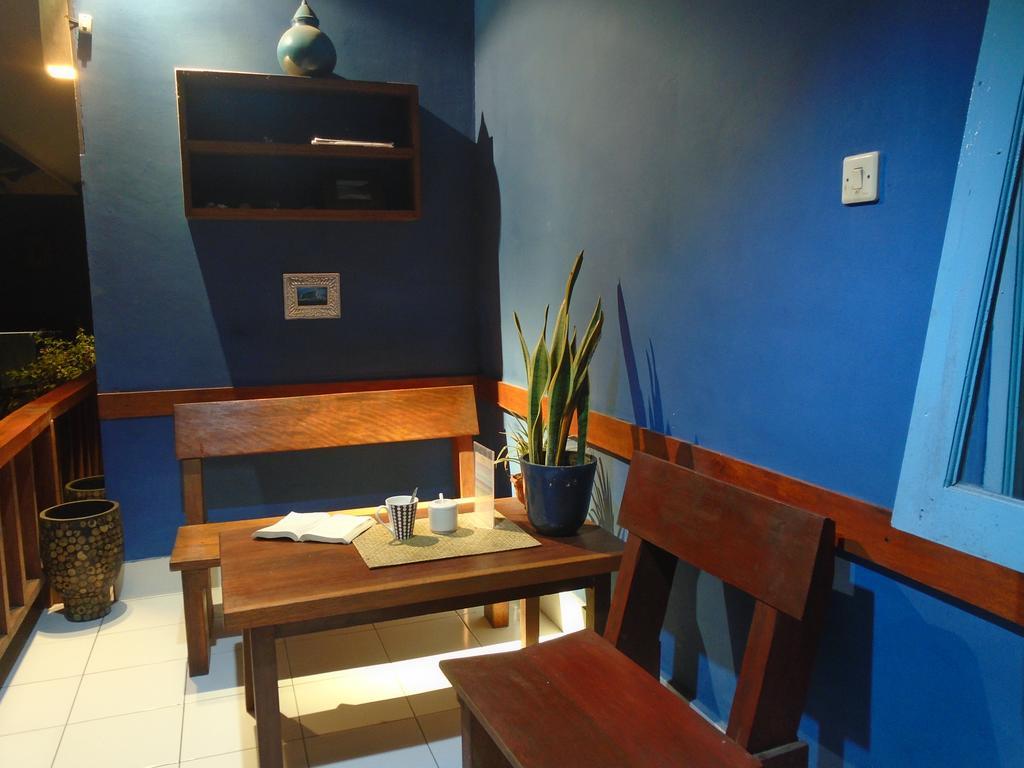 La Casa Homestay Senggigi Exterior foto
