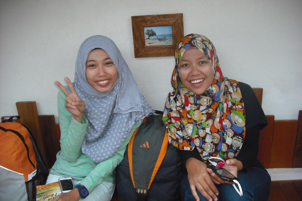 La Casa Homestay Senggigi Exterior foto