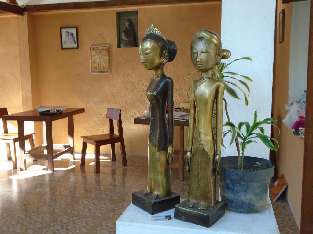La Casa Homestay Senggigi Exterior foto