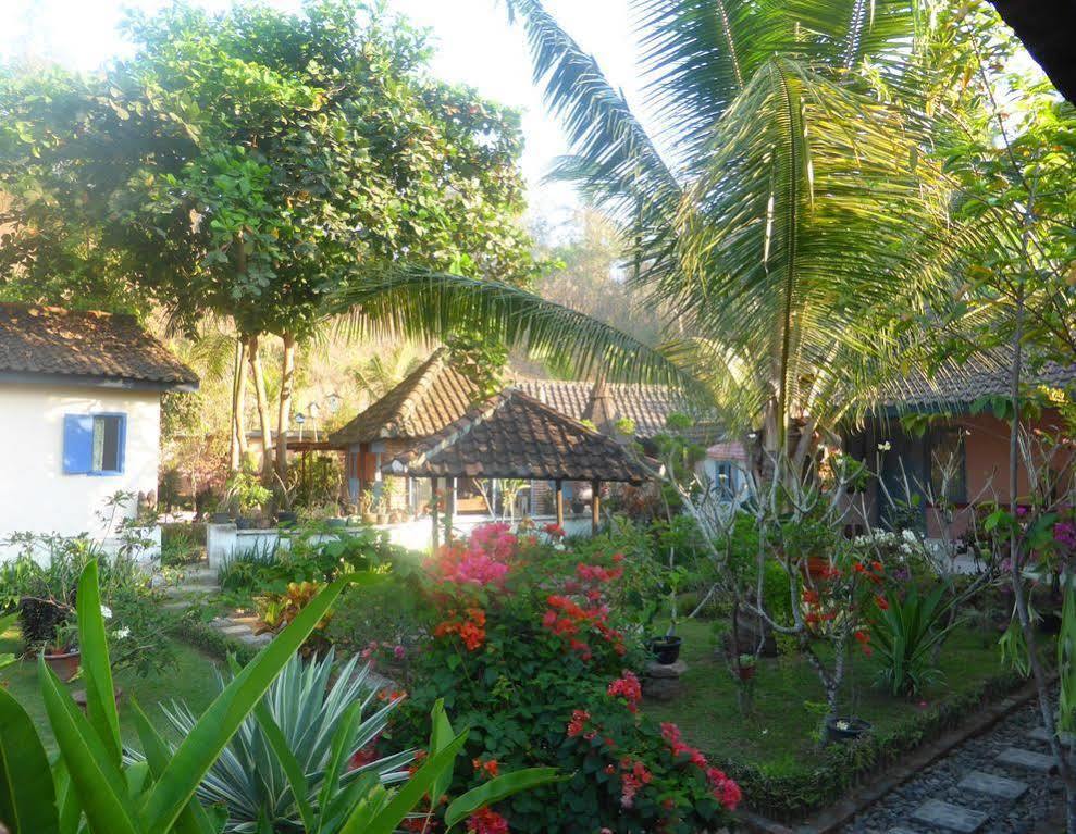 La Casa Homestay Senggigi Exterior foto
