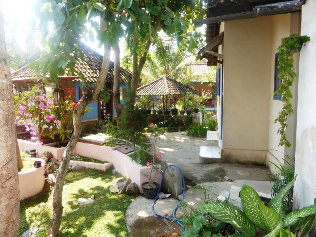 La Casa Homestay Senggigi Exterior foto