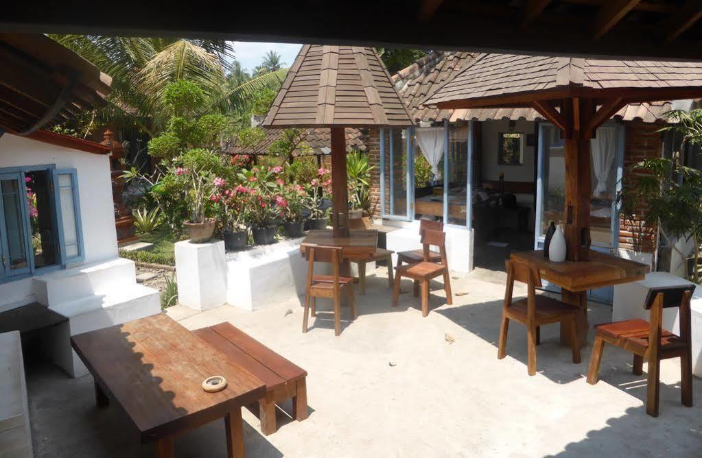 La Casa Homestay Senggigi Exterior foto