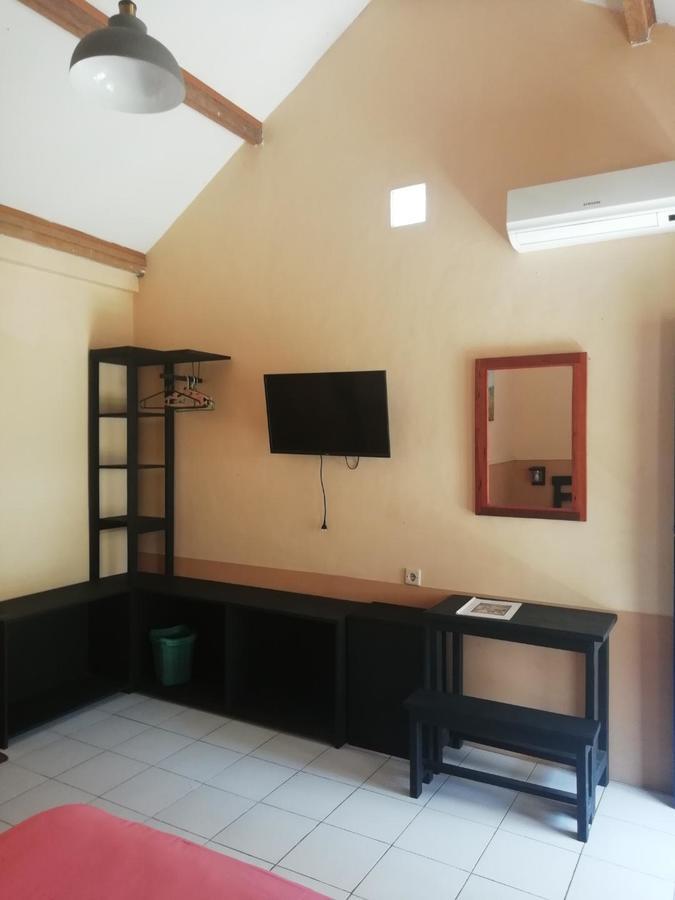 La Casa Homestay Senggigi Exterior foto