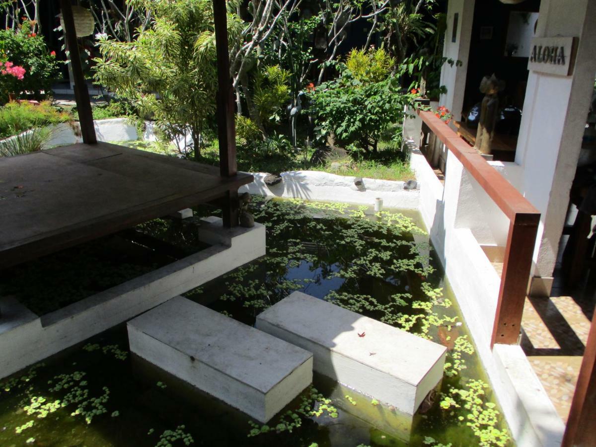 La Casa Homestay Senggigi Exterior foto
