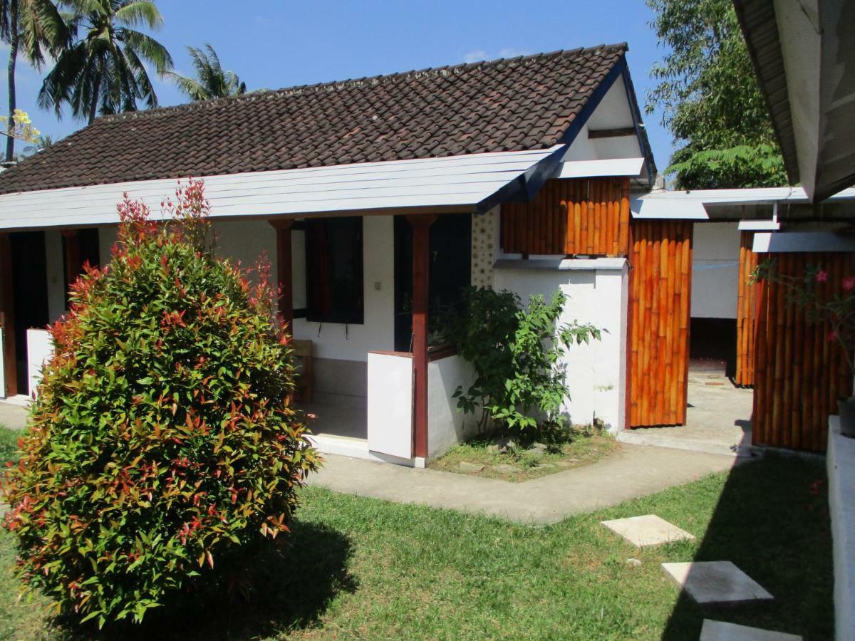 La Casa Homestay Senggigi Exterior foto
