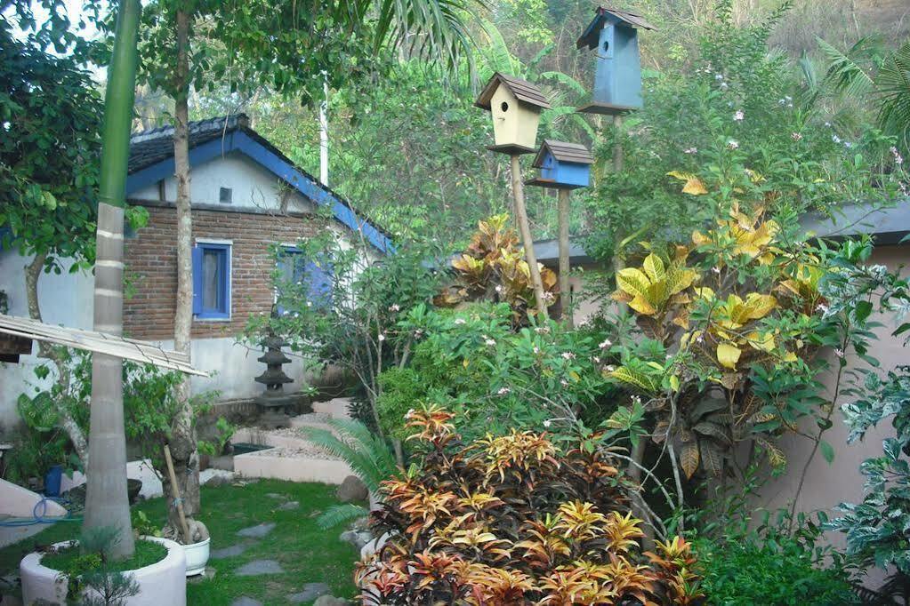 La Casa Homestay Senggigi Exterior foto